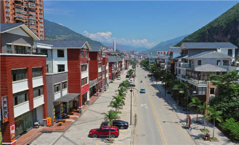 六庫(kù)鎮(zhèn)賴茂新區(qū)7號(hào)路（雪山路）?